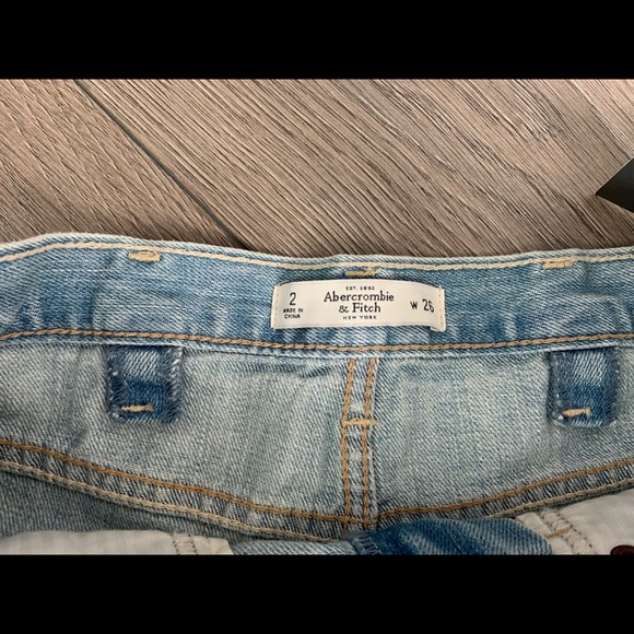 NEW Abercrombie & Fitch High-Rise Denim Shorts - Picture 2 of 3